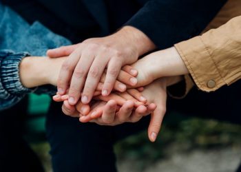 CriANZA CON TERNURA, EL PUNTO PARA INICIAL EL CICLO DE LA VILENCIA EN ECUADOR