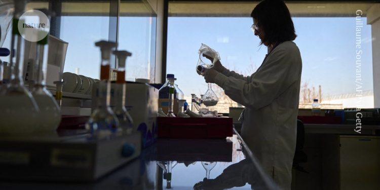 ¿Se está volviendo demasiado competitiva la investigación académica? La naturaleza examina los datos.