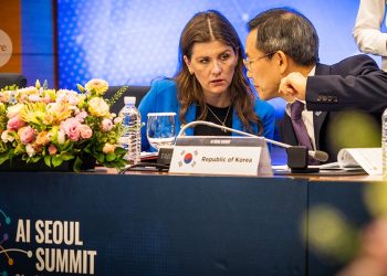 Los sistemas de IA personalizables que cualquiera puede adaptar brindan grandes oportunidades y riesgos aún mayores