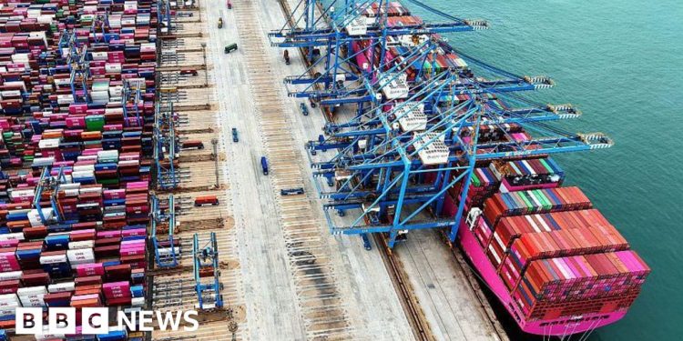 China acusa a EE.UU. de «doble rasero» por amenaza arancelaria