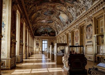 En el Louvre, la seguridad no es conforme a lo que se puede asistir a un museo.