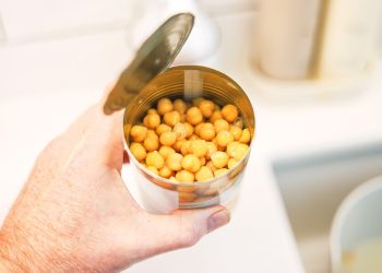 ¿Existe alguna desventaja de comer garbanzos enlatados?
