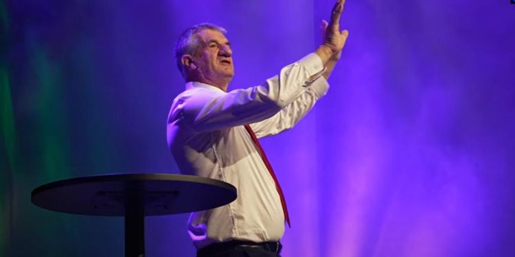 Jean Lassalle se lance dans le stand-up, mais Gad Elmaleh n'a rien à craindre