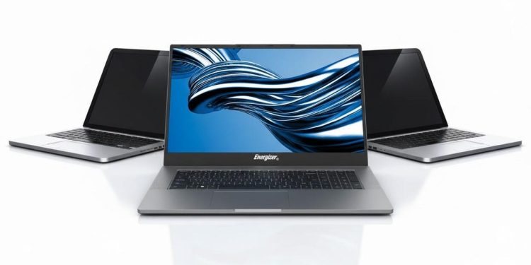 Las computadoras portátiles Energizer vienen con baterías realmente grandes. Buena suerte tratando de volar con ellos