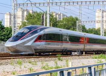 China presenta el tren bala más veloz del mundo a 453 km/h