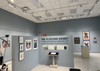 Exposición School Nixes criticada por Turning Point USA