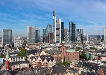 Guía de la ciudad de arquitectura de Frankfurt: 20 proyectos que trazan un horizonte entre la historia y la modernidad