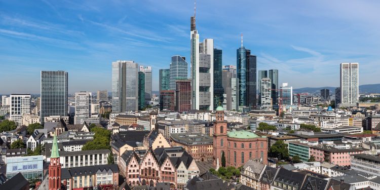 Guía de la ciudad de arquitectura de Frankfurt: 20 proyectos que trazan un horizonte entre la historia y la modernidad