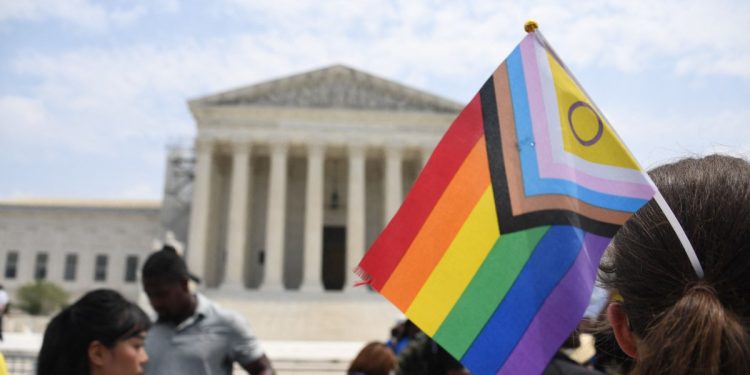 La Corte Suprema lucha por si las personas gay y trans pueden ser «curadas»