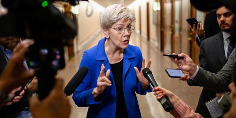 Afrazamiento del gobierno: Elizabeth Warren explica la estrategia democrática