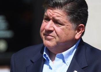 ICE en Chicago: Trump amenaza con encarcelar a JB Pritzker y Brandon Johnson