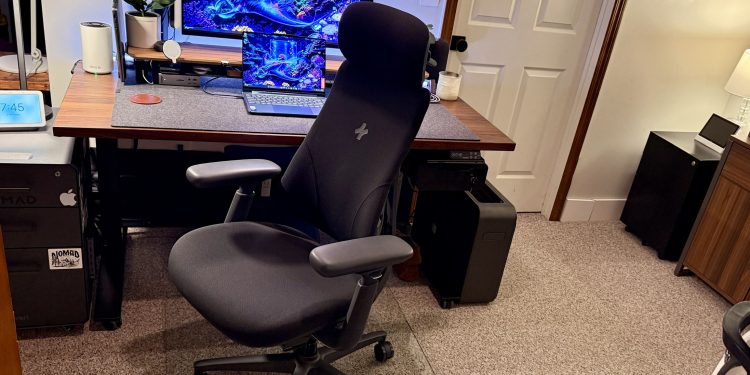 Revisión de la silla de la oficina de Libernovo Omni