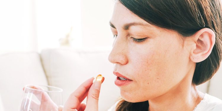 Efectos secundarios de las vitaminas para el cabello, la piel y las uñas a tener en cuenta