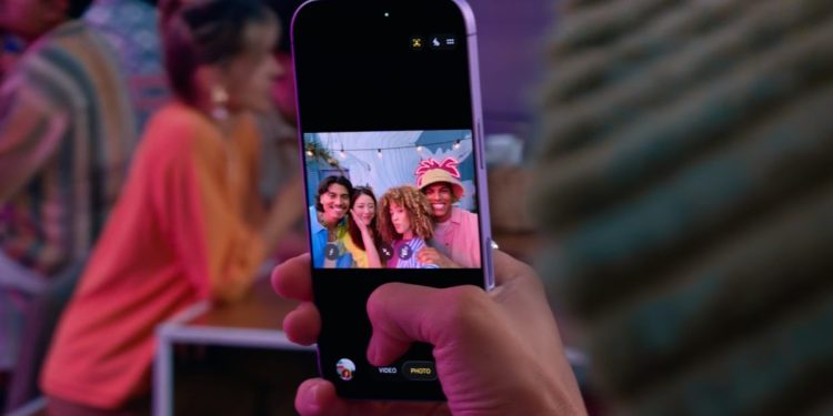 iOS 26.1 permitirá que aplicaciones de terceros realicen copias de seguridad de las fotos en segundo plano