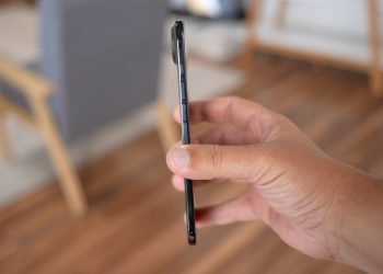 Apple dice que reducirá la producción del iPhone Air en medio de ventas decepcionantes