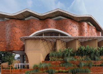 Muros de ladrillo plisado Craft Java Mezquita de Ismail Solehudin