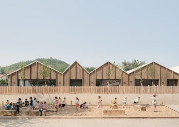 Centro de Ocio Grupo Escolar Jules Ferry / DEMAIN