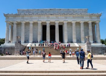 EE. UU. 3 Tarifas en viajeros, que todavía espera una nueva tarifa de visa de $ 250