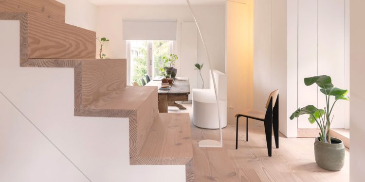 DHaus rediseña un micro apartamento de inspiración parisina en el corazón de Londres