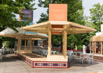 Majlis y el Pabellón Manama (Atrapavientos) / Ahmed y Rashid Bin Shabib