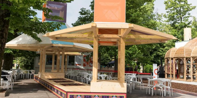 Majlis y el Pabellón Manama (Atrapavientos) / Ahmed y Rashid Bin Shabib