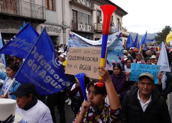 Ecuador sigue batallando por la inversión extranjera directa; caso Loma Larga pone presión