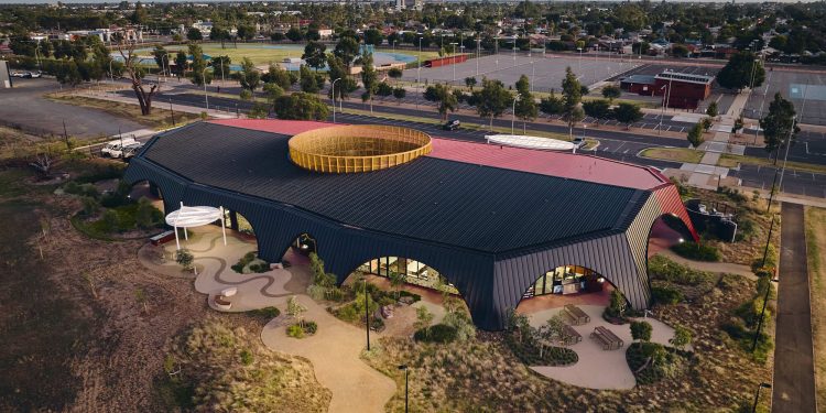 Centro Munarra para la Excelencia Regional / Arquitectura ARM