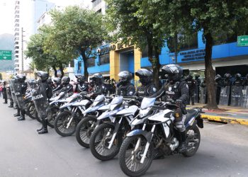 Confirman RETENCIA DE POLICÍAS EN ERRESTAS DE ALAUSI EN MEDIO DEL PARO EN ECUADOR
