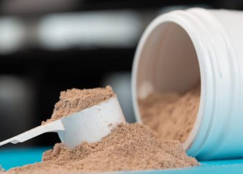 Una nueva investigación encuentra que ciertas proteínas en polvo contienen niveles peligrosos de plomo