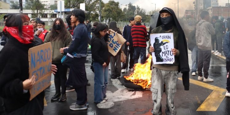 Protestas Causaron Cierres Viales en Varios Puntos de Quito la Noche de este 30 de Septiembre