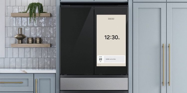 Si pensaba que los anuncios en Apple Maps eran malos, Samsung está poniendo anuncios en refrigeradores de más de 1.900 dólares