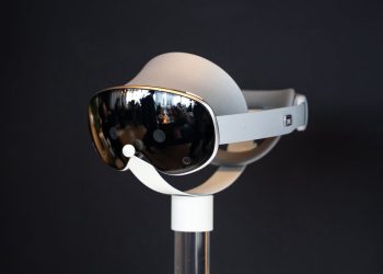 Los auriculares de realidad mixta Galaxy XR de Samsung ya están disponibles por $1,800