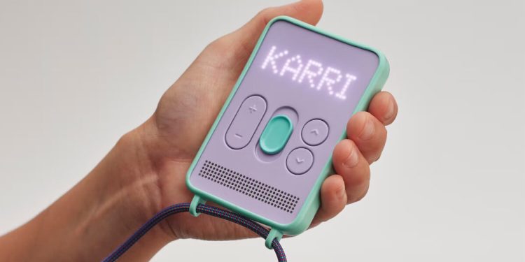 El teléfono inteligente sin pantalla KARRI permite a los niños enviar mensajes de voz