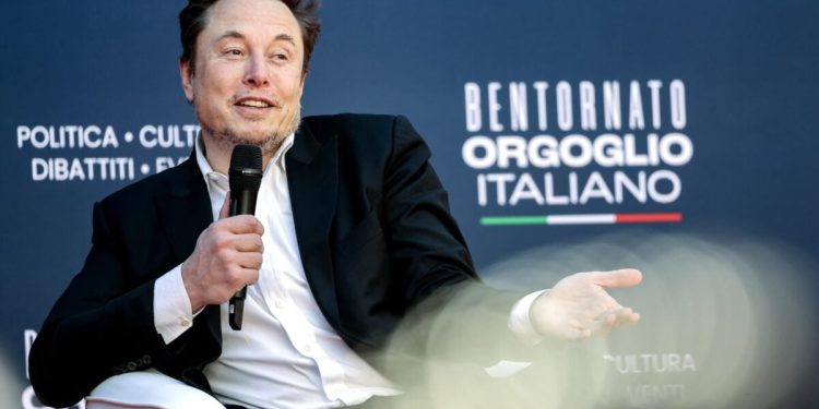 Los 'terroristas corporativos' pueden obstaculizar el estatus de trillonario de Elon Musk, afirma