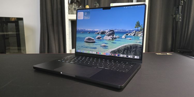 MacBook Pro M5 tiene un SSD increíblemente rápido que incluso Apple subestimó con su marketing