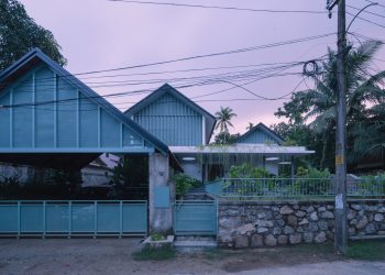 Casa Teal / Proyectos Monzón