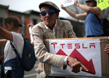 Las ganancias de Tesla caen un 37% en el tercer trimestre a pesar de las buenas ventas