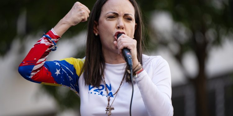 El ganador del Premio Nobel Machado dice que Venezuela está sumida en un «caos» bajo el régimen actual: NPR