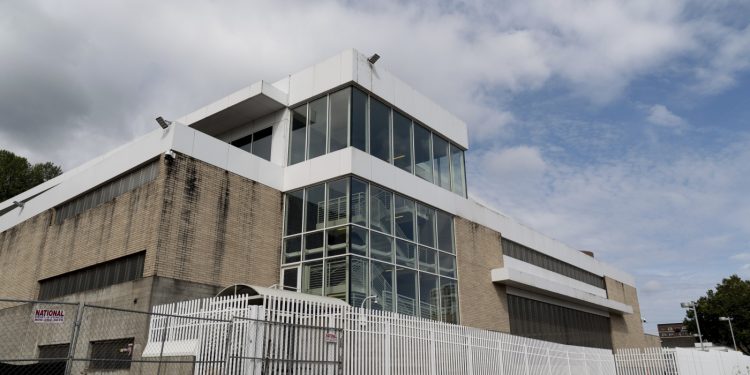 El juez bloquea el despliegue de la Guardia Nacional de Trump en Oregon: NPR