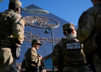 Tropas de la Guardia Nacional comienzan a patrullar en Memphis: NPR