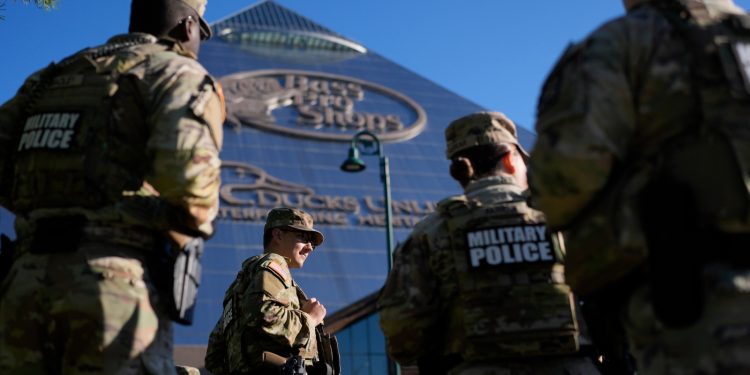 Tropas de la Guardia Nacional comienzan a patrullar en Memphis: NPR