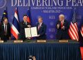 Trump asiste a una ceremonia de alto el fuego con Tailandia y Camboya durante su visita a Malasia: NPR