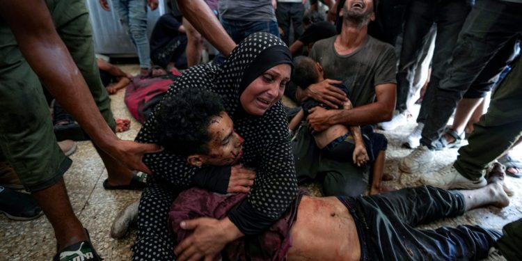 Estos números muestran cómo 2 años de guerra han devastado vidas palestinas en Gaza: NPR