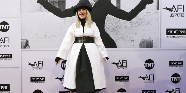 La peculiar protagonista de Hollywood, Diane Keaton, muere a los 79 años: NPR