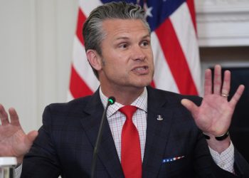 Estados Unidos despliega portaaviones en aguas frente a América del Sur: NPR