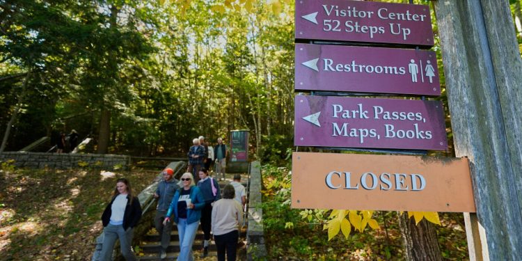 Parques nacionales atrapados en la mira del cierre del gobierno: NPR