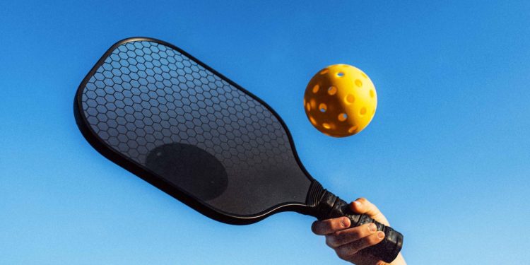 Los jugadores de Pickleball sufren lesiones oculares en la cancha: NPR