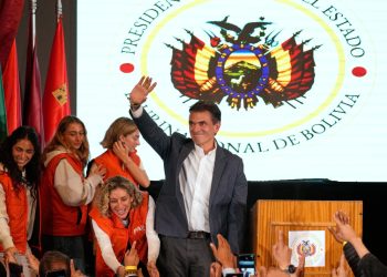 El centrista Rodrigo Paz gana la segunda vuelta presidencial de Bolivia: NPR