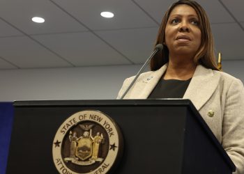 Letitia James, quien procesó a Trump, acusada de presunto fraude bancario: NPR