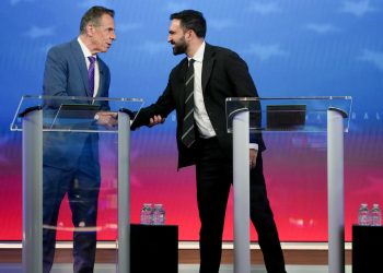 El ascenso de Mamdani en Nueva York refleja una lucha generacional dentro del Partido Demócrata: NPR